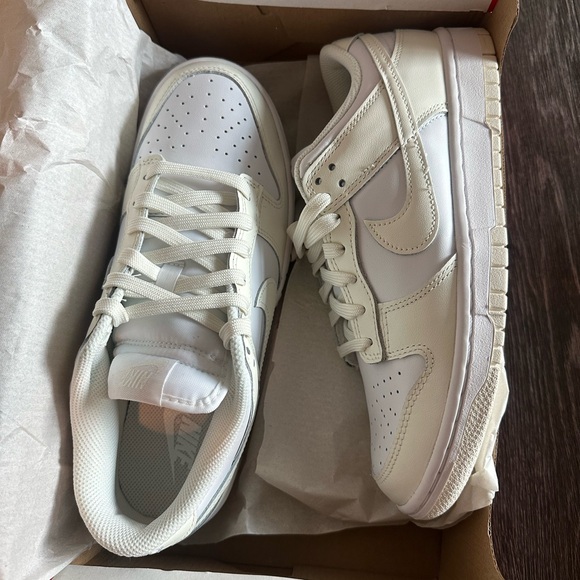 Nike Low Dunks coconut milk